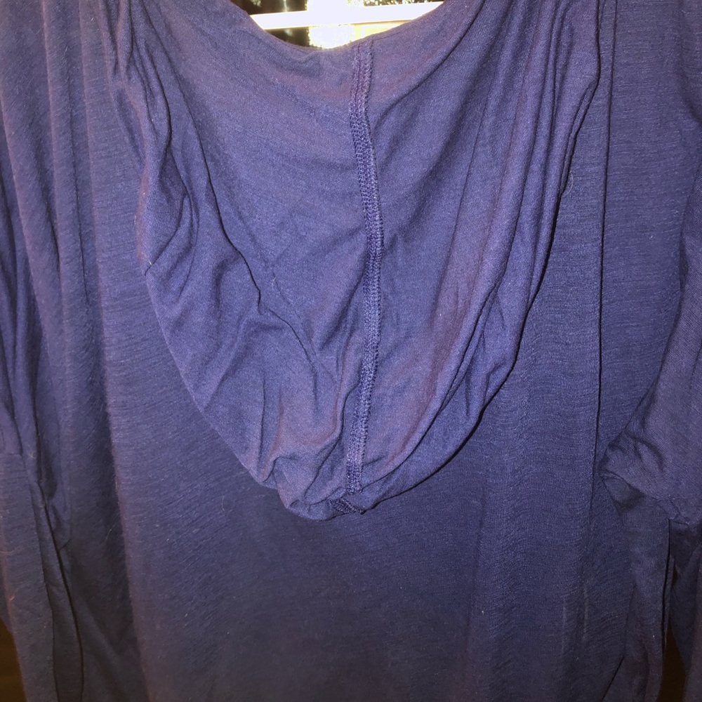 Hooded pull over - Picture 2 of 3